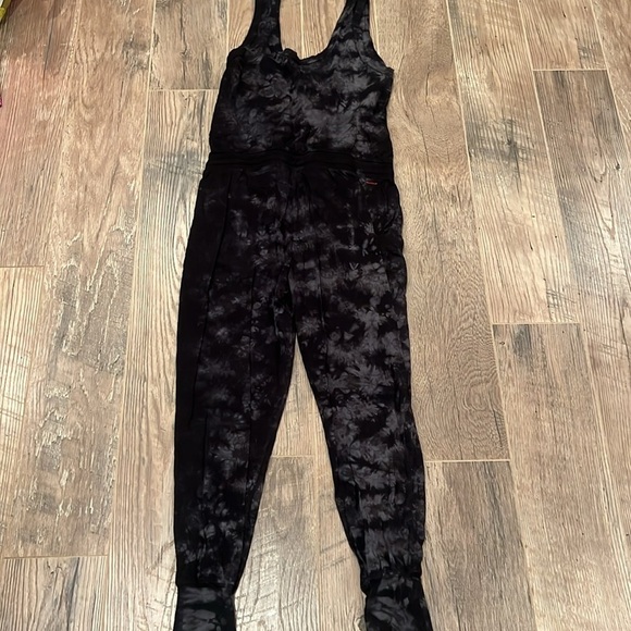 n:Philanthropy Woman’s Tie Dye Tank Jumpsuit Size Small - Picture 4 of 6